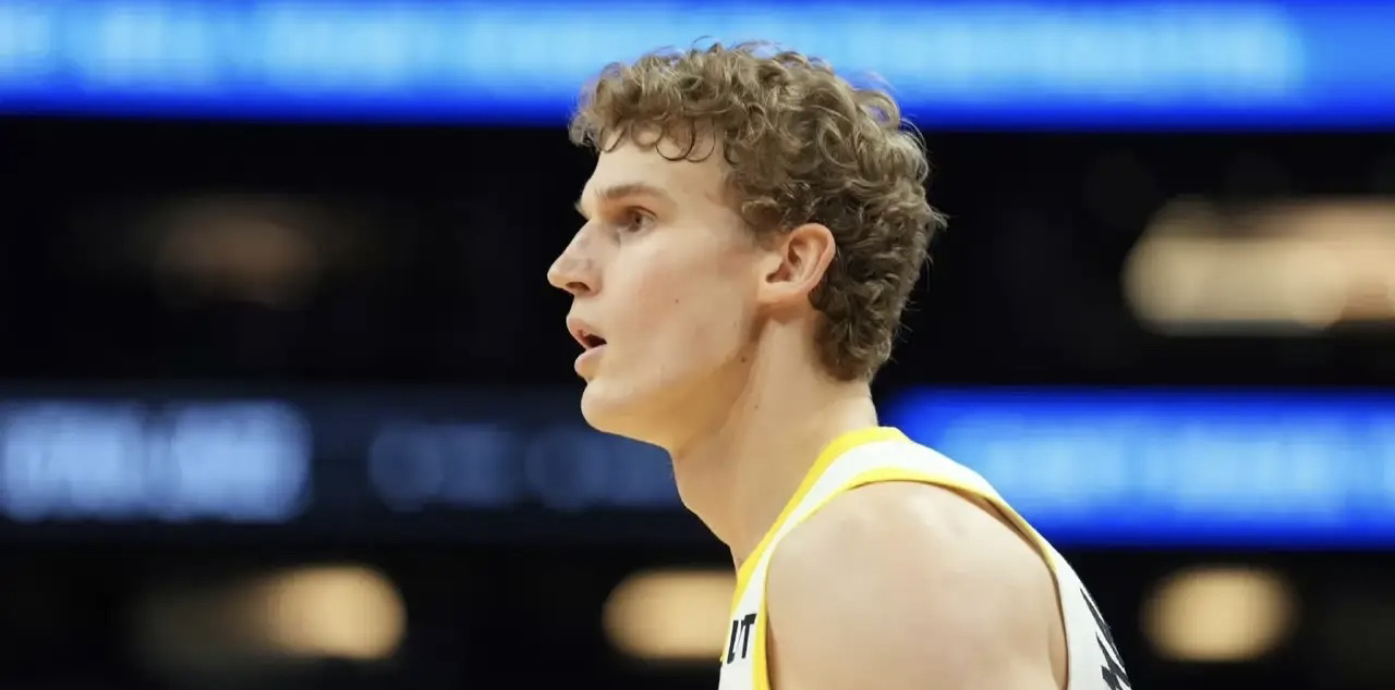 爵士负于马刺低迷不振 爵士负于马刺低迷不振