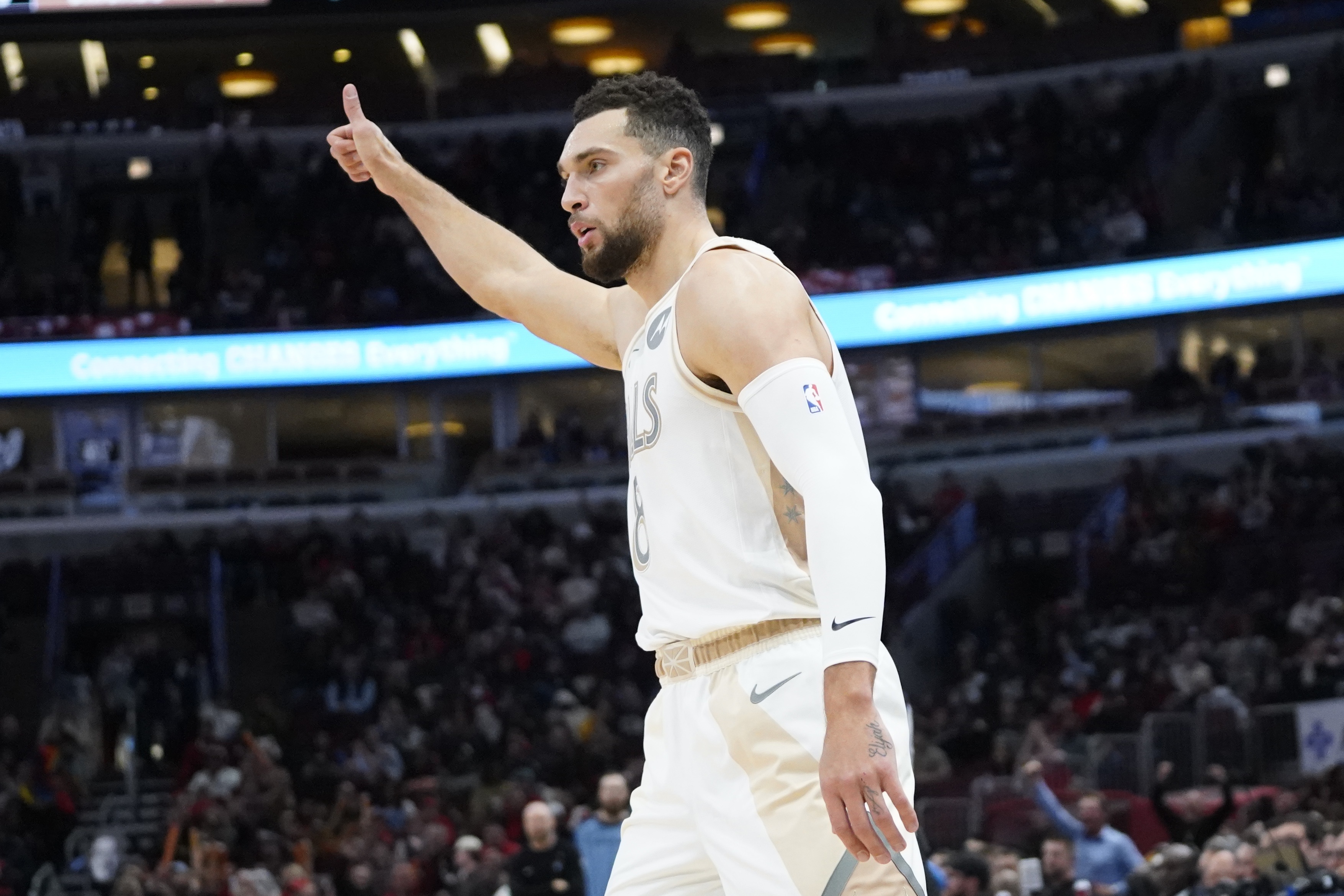 步行者不敌公牛，拉文砍下33分独揽